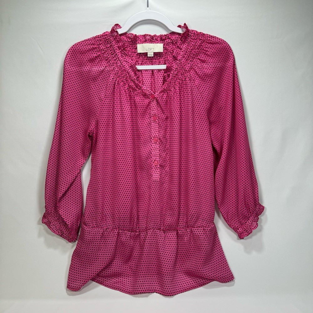 Ann Taylor Loft Women's Four Button Ruffle Blouse XS Shirt Top Pink Posh Stylish